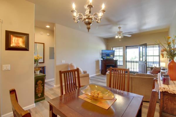Foto 6: Overgaard Condo with Balcony, Near Hiking and Golfing