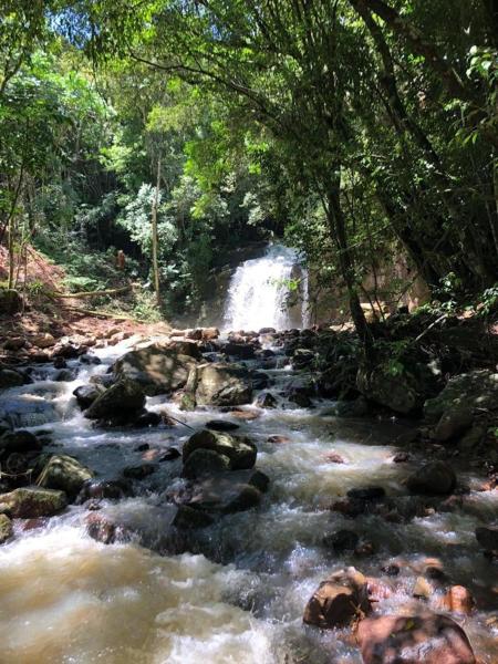 写真にはマキネ市にあるSitio Recanto da Lua Caraá, connection with natureが写っています。