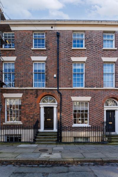Foto 3: Flatzy - City Centre Mansion 2, Sleeps 22, 4 Baths