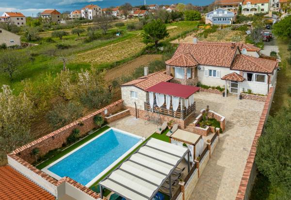 A la foto es mostra l'objecte Villa Nikolina ZadarVillas situat a la ciutat de Polača.