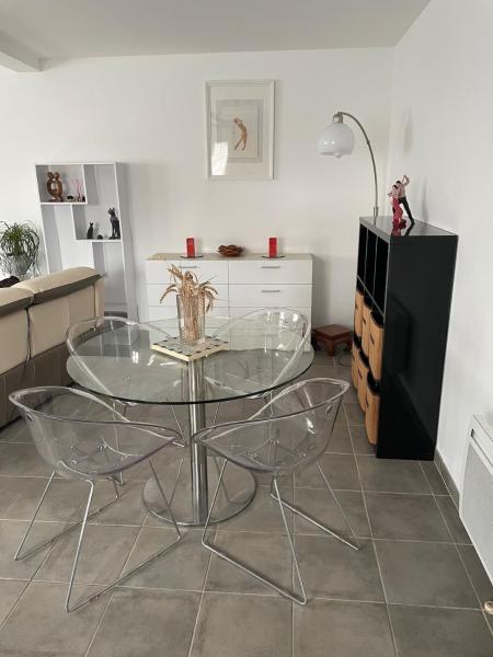 På billedet ses objektet Maison agréable de 51 m2 beliggende i byen Cuts.