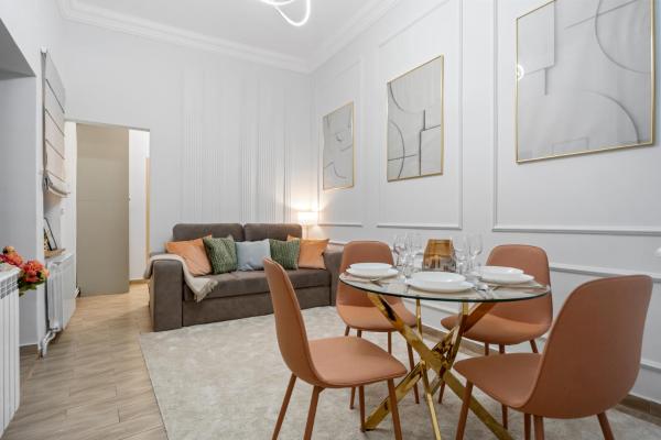 Central Luxury Apartments With Private Garden & Parking - Bucarest