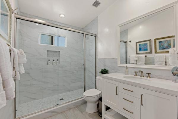 Foto 9: CB-3900A - Coastal Carlsbad Surfer's Dream