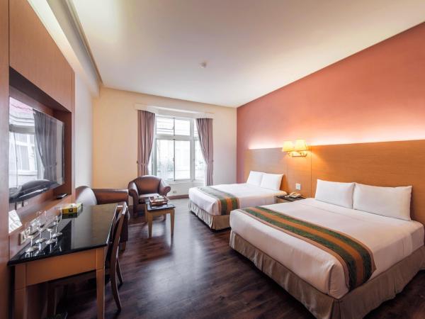 Travel Road Motel, Chua-lien