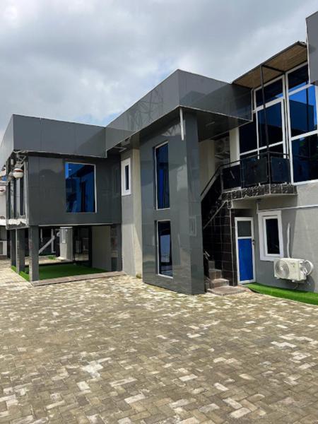 A la foto es mostra l'objecte Glandov Suites situat a la ciutat de Ikeja.