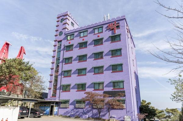 Nella foto è visibile l'oggetto Jjak motel situato nella città di Changgyŏngi.
