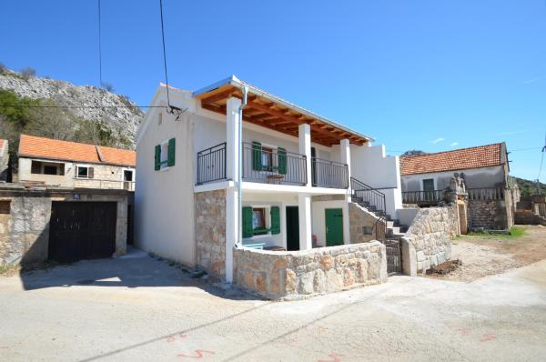 Holiday Home Paklenica - Starigrad