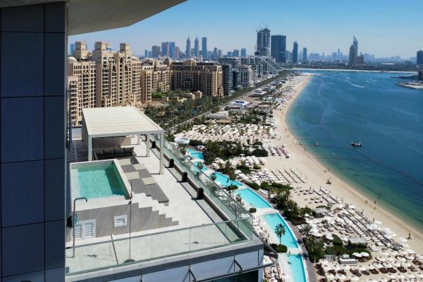 På billedet ses objektet High End 4BR Penthouse with Private Pool and Skyline Views beliggende i byen Dubai.