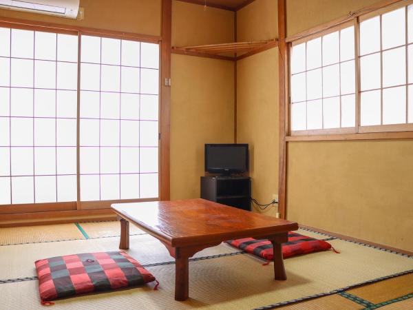 Двухместный номер с 2 отдельными кроватями — 10 m² - ペンションタンノ