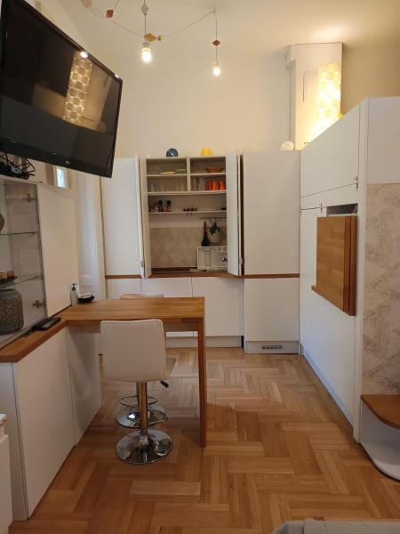 BB 37 Apartment, Budapest