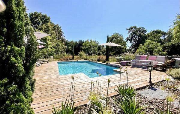 A la foto es mostra l'objecte Superbe Maison Avec Piscine situat a la ciutat de Ousse-Suzan.
