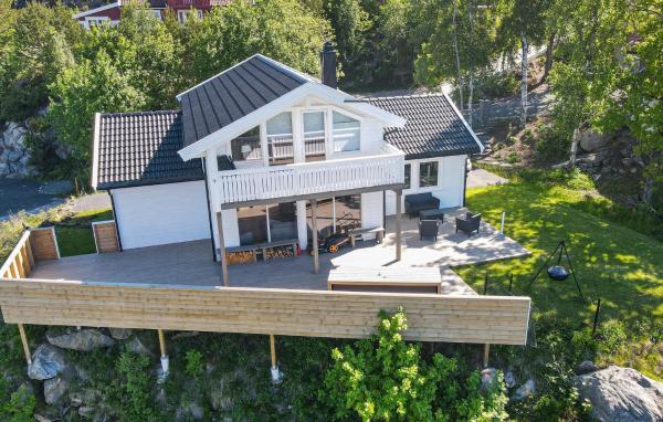 Na zdjęciu widoczny jest obiekt 4 Bedroom Cozy Home In Lindesnes położony w mieście Fidje.
