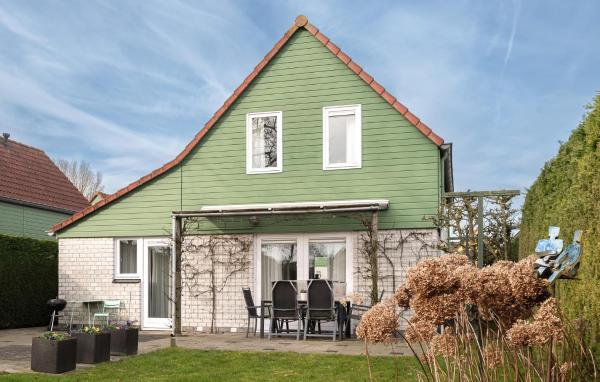 A la foto es mostra l'objecte Beautiful Home In Wemeldinge With Sauna situat a la ciutat de Wemeldinge.
