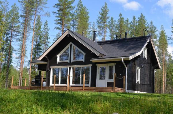 The photo shows the Villa Miilu located in the city of Jyrkkä.