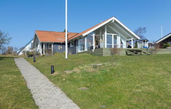 A la foto es mostra l'objecte Nice Home In Ebeltoft With Sauna situat a la ciutat de Ebeltoft.