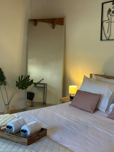 A la foto es mostra l'objecte Villa Afrodite situat a la ciutat de Kórinthos.