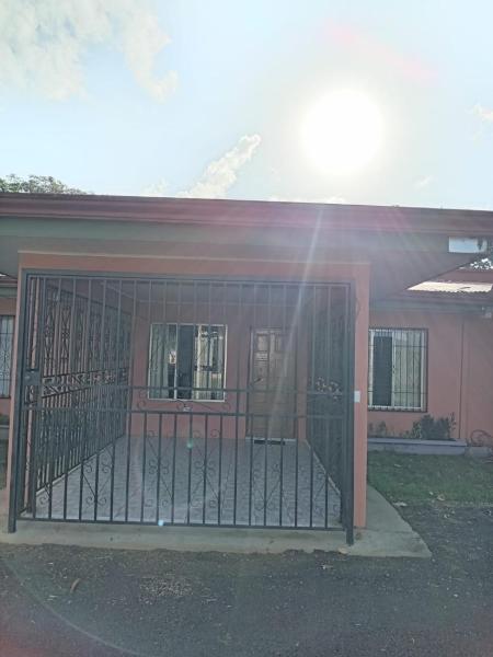 Auf dem Foto ist das Objekt La Casa del Viajero in der Stadt Puerto Viejo zu sehen.