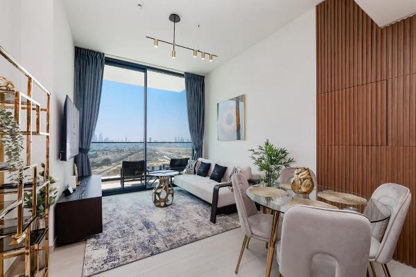 På billedet ses objektet Luxury 1BR at Binghatti Onyx JVC beliggende i byen Dubai.