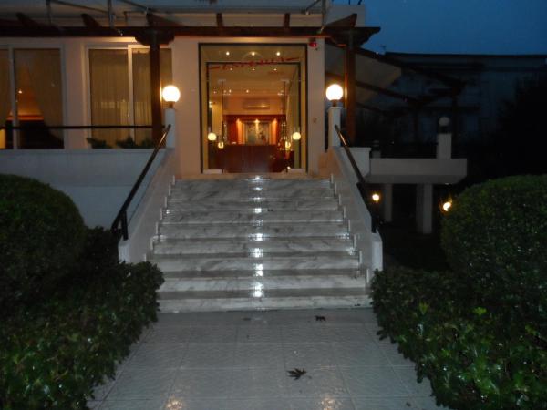 Kuvassa näkyy kohde Therma Hotel, joka sijaitsee kaupungissa Ipáti.