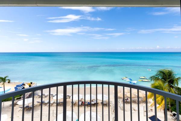 Na foto é possível ver o objeto South Bay Beach Club #24 - 4 Bedroom 4 Bathroom Unit localizado na cidade de West Bay.