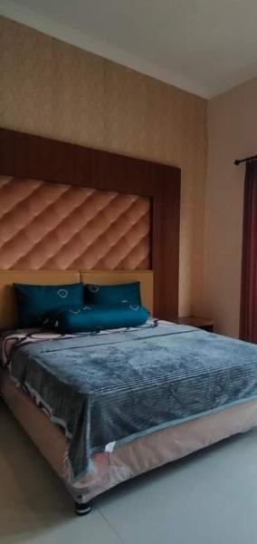 A la foto es mostra l'objecte Villa Pondok Asri situat a la ciutat de Sarangan.