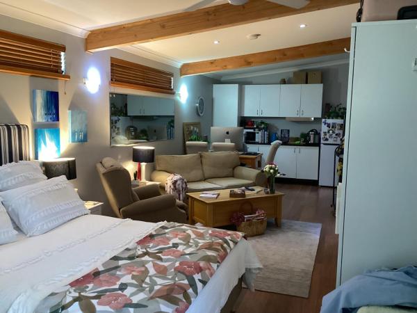På billedet ses objektet AC 1 Bed Studio Apartment 25+ Non Smokers beliggende i byen Warnbro.