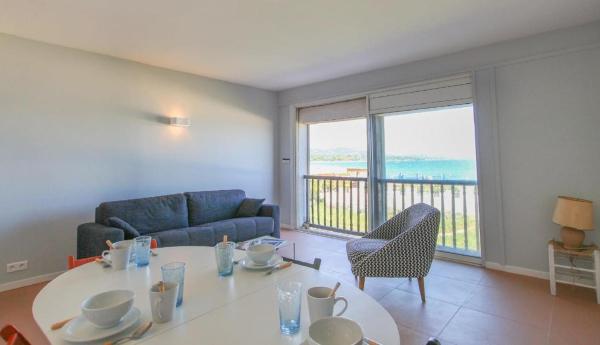 A la foto es mostra l'objecte Le balcon sur la plage situat a la ciutat de Grimaud.