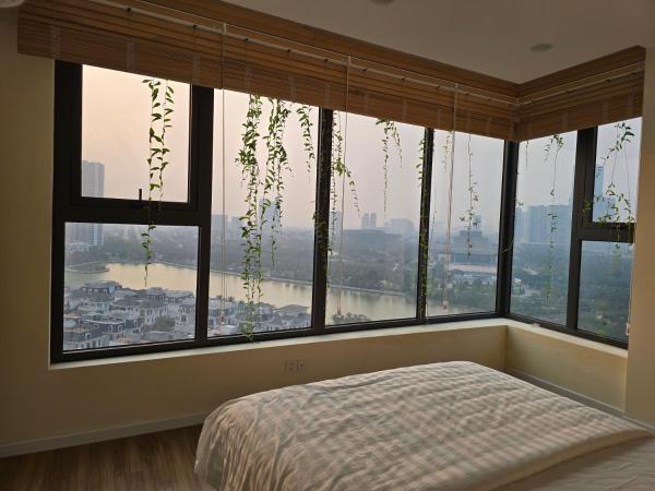 Bild 1: Trinity - 3 BR Lakeview Apartment - entire property