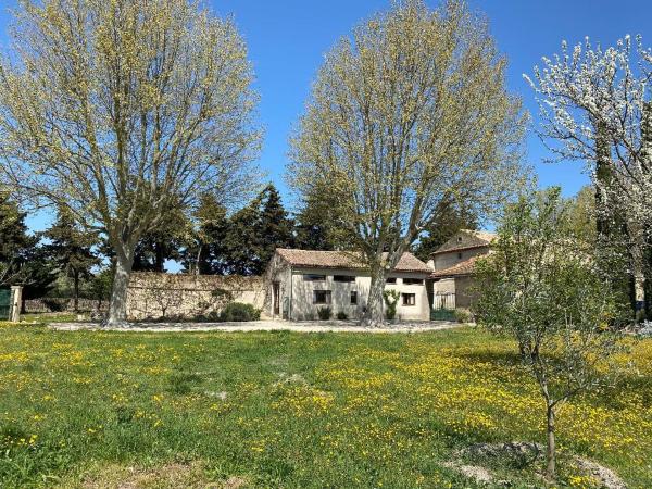 A la foto es mostra l'objecte Petite maison en Drôme provençale situat a la ciutat de Tulette.