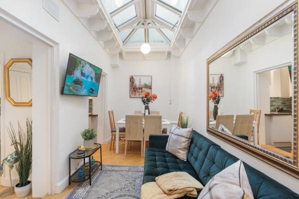 2BR wAC Notting Hill St Stephens, London