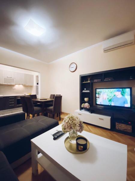 På billedet ses objektet Apartmani Vucetic MM beliggende i byen Igalo.