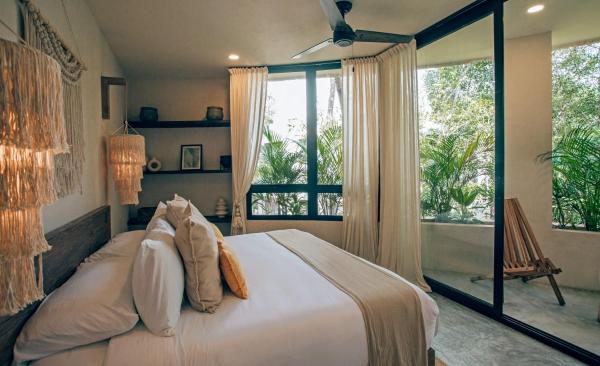 Na zdjęciu widoczny jest obiekt Luxury Jungle Villa-Pvt Pool -100mbs- Concierge 8A położony w mieście Tulum.