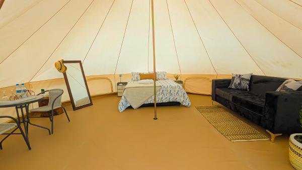A la foto es mostra l'objecte safari tent situat a la ciutat de Sankaia.