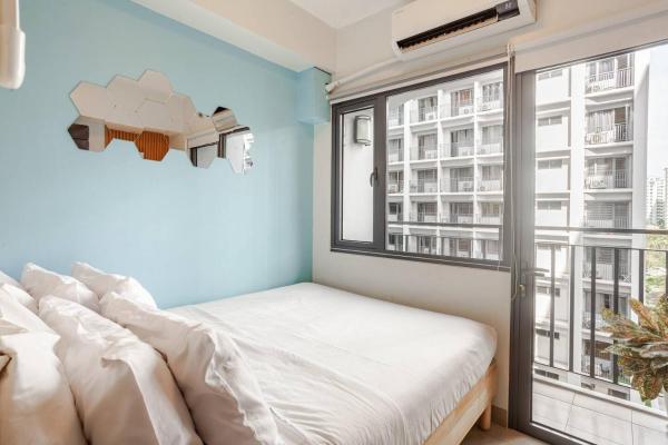 Kuva 4: ClaySky Staycation S2T1-Cozy & Homey 1BR Apartment near MOA facing Pool with Own Parking with Netflix, HBO Max YouTube Premium & up to 200mbps Wifi
