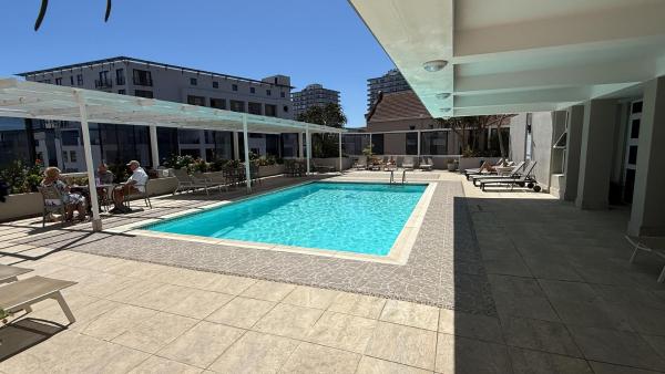207 Centurion Frere Road Sea Point Superb Location Super Luxury - Cape Town