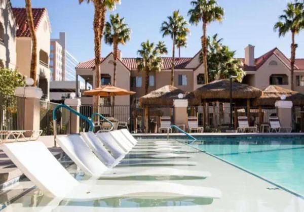 Close to the Strip 1BD resort condo ideal for families or friends gateaway, Las Vegas