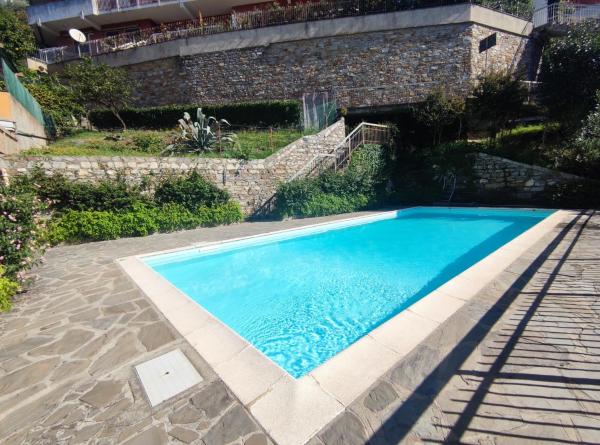 Na fotografii je vidět objekt La casa Marina nacházející se ve městě Rapallo.