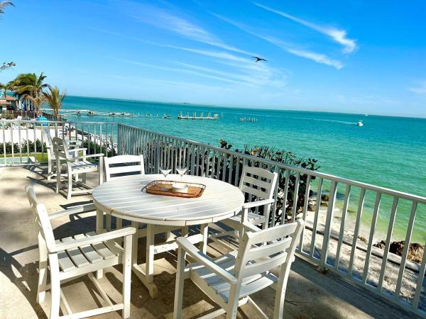 Dolphin Watch Home - Anna Maria, FL