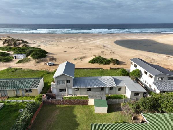 Nella foto è visibile l'oggetto Oysterbay Beach House situato nella città di Oesterbaai.
