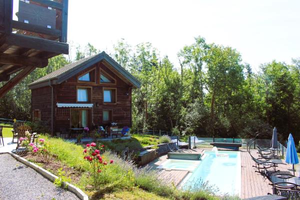 A la foto es mostra l'objecte Les Chalets de Ludran situat a la ciutat de Saint-André-de-Boëge.