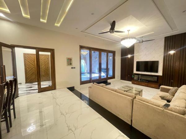 most secure & luxurious house photo 7