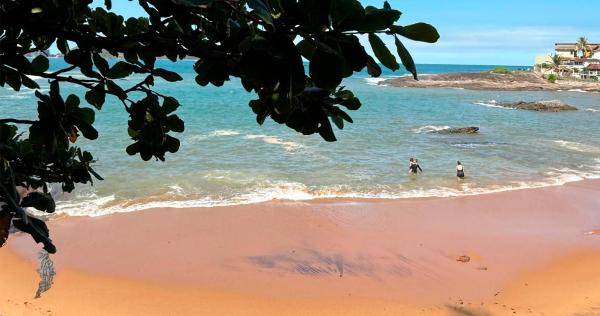 A la foto es mostra l'objecte Apartamento Guarapari pé na areia com Wi-Fi e Garagem situat a la ciutat de Guarapari.