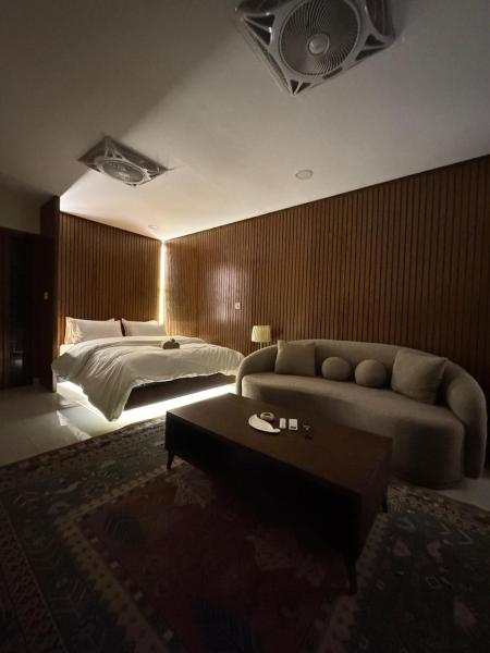 Φωτογραφία 3: Designer Studio with heating rooftop Pool restaurant & Self Check In