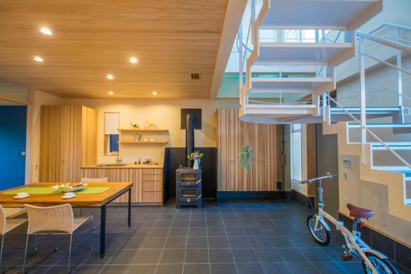 Fotografie 4: ひろびろ空間の3階建デザイナーズ住宅