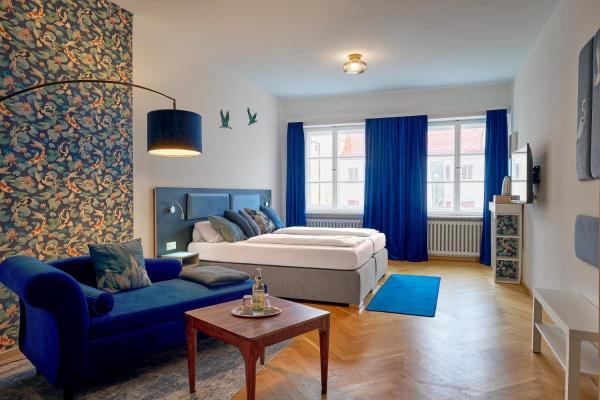 A la foto es mostra l'objecte Zur Krone situat a la ciutat de Perach.