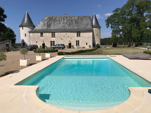 Na fotografii je vidět objekt Unique outbuildings of a medieval Loire castle nacházející se ve městě Marçay.