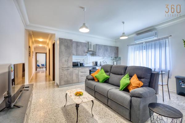 På billedet ses objektet Charming 3BR Apt with City Views & WIFI in Swieqi by 360 Estates beliggende i byen Is-Swieqi.