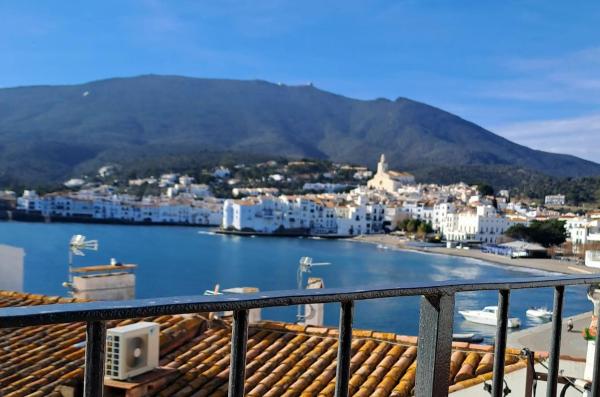 Op de foto is het object Apt Es Poal - Des Puig te zien, gelegen in de stad Cadaqués.