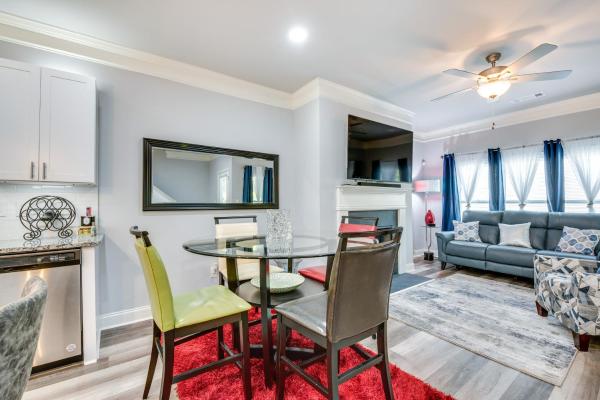 På billedet ses objektet Orchard Knob Home Base Near Mercedes-Benz Stadium! beliggende i byen Atlanta.