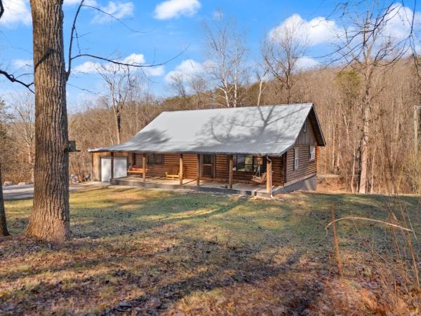 Lake Cumberland Cedar Hideaway - General Burnside Island State Park, Burnside